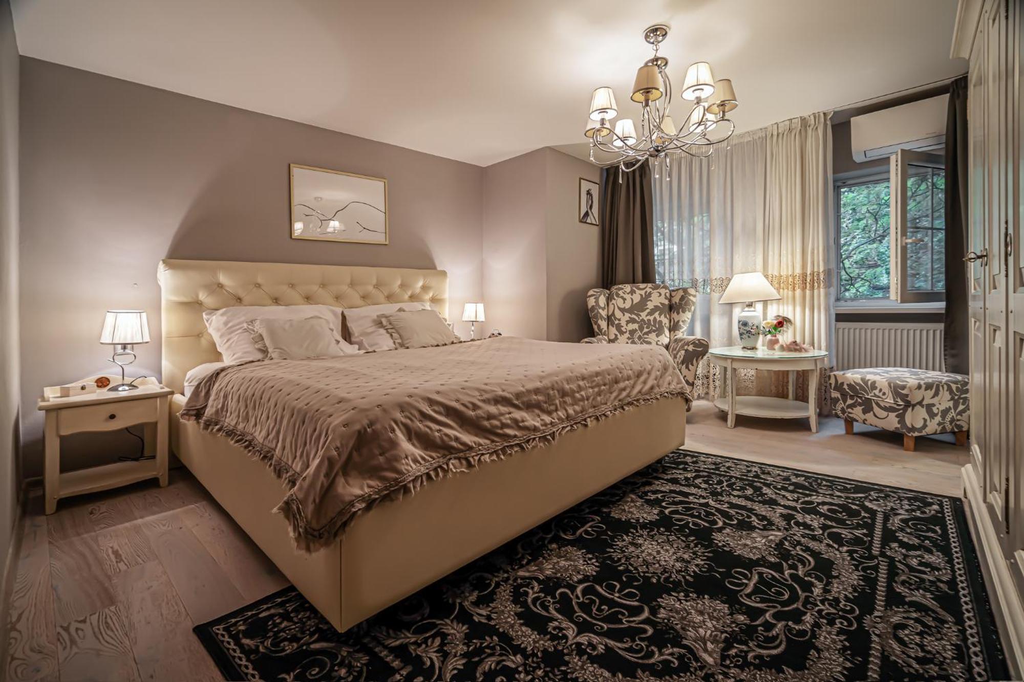 Luxurious And Royal Apartment In The Old Town Братислава Екстер'єр фото